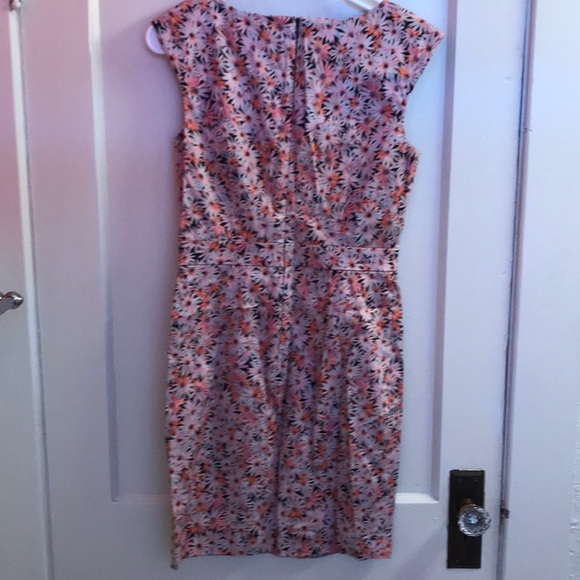 NWT French Connection dress. Size 6. - Picture 5 of 6